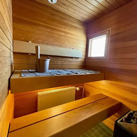 Ahonlaita Paritalo Kaksio Saunalla 60m2 クーサモ